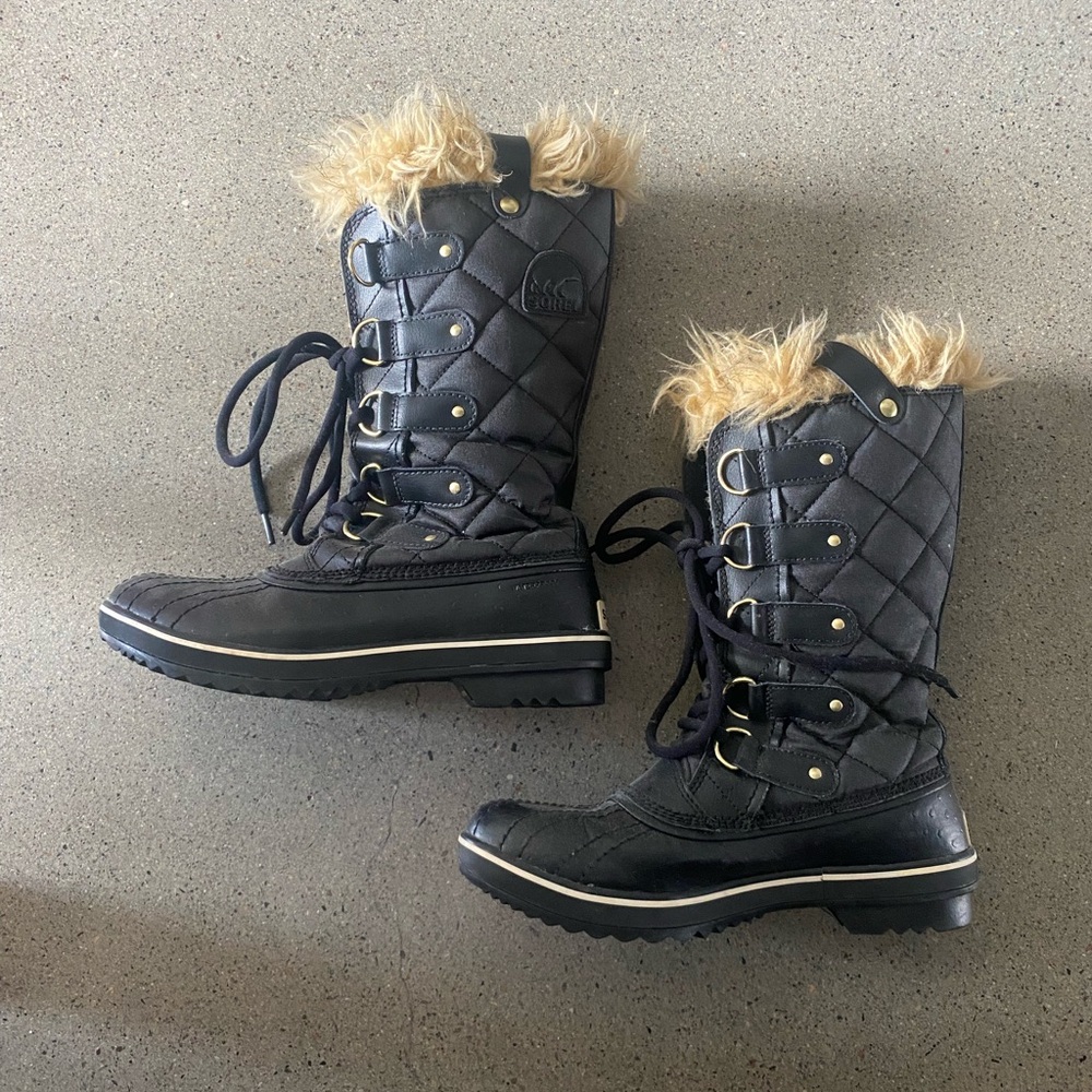 Sorel Black Quilted Waterproof Winter Boots with Fur Lining